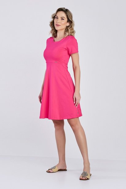 vestido 2 em 1 com short avulso na cor rosa em poliamida com protecao solar epulari 2